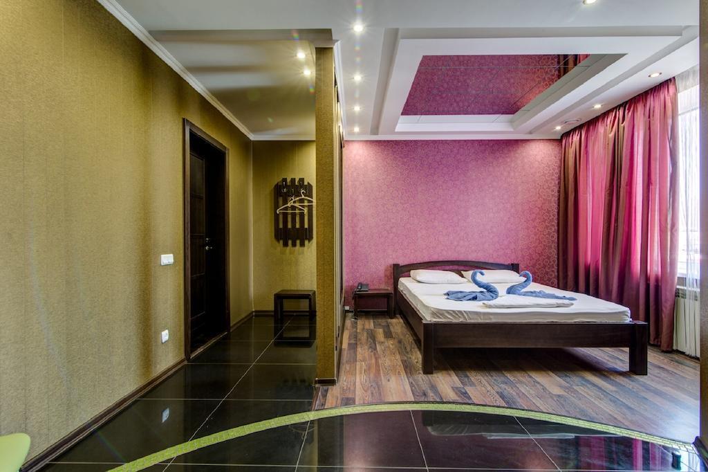 Bansay Hotell Dnipro Exteriör bild